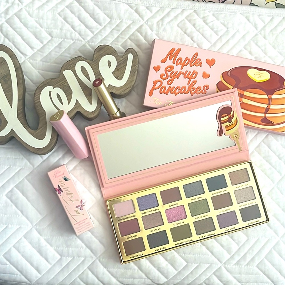 TOO FACED LIMITED EDITION MAPLE SYRUP PANCAKES EYE SHADOW PALETTE & LIPSTICK💕